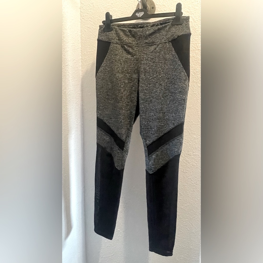 Ardene leggings with mesh accent on leg Black/Grey